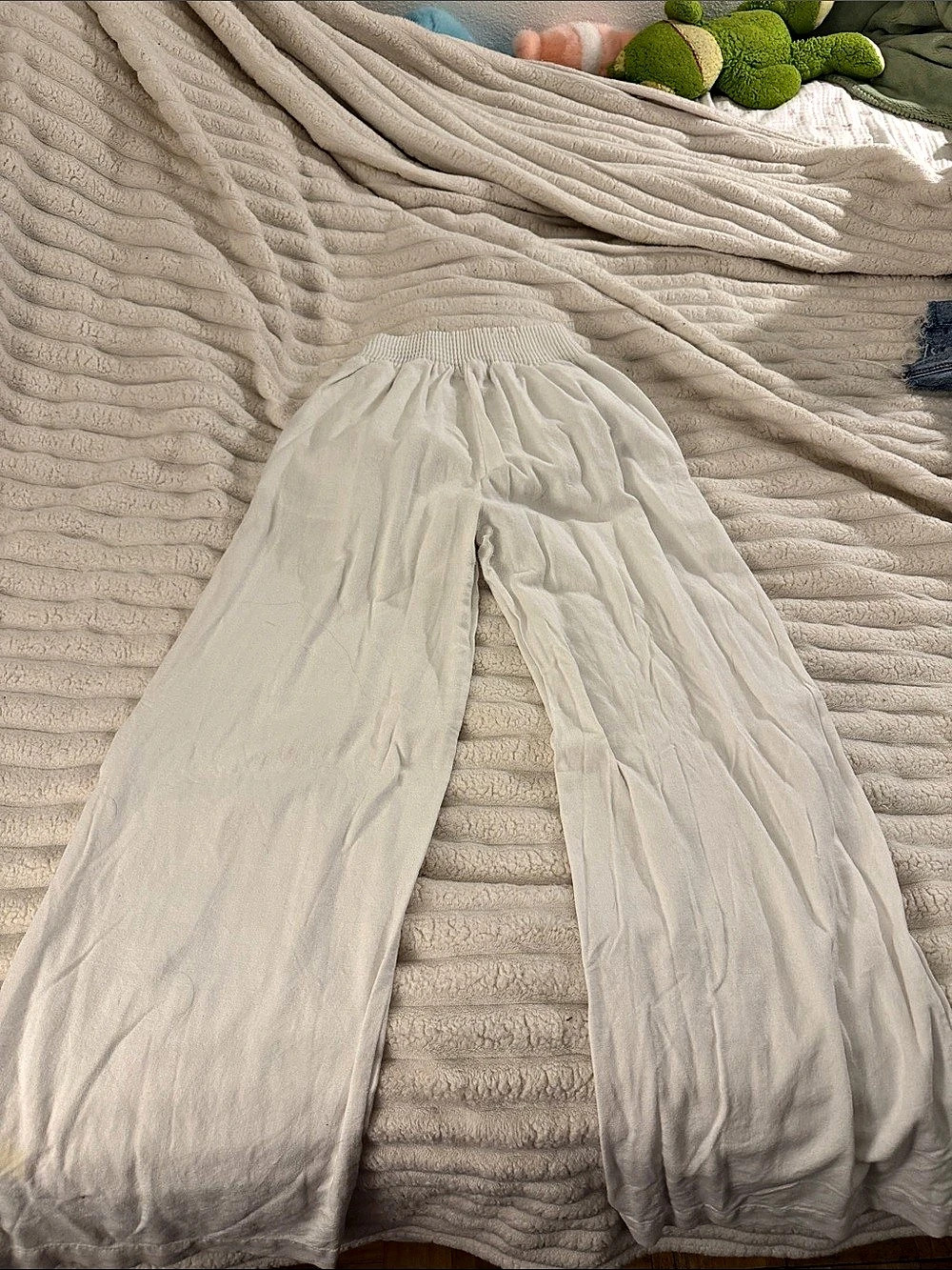 Love Tree Wide Leg Pants in White Size Medium Like New